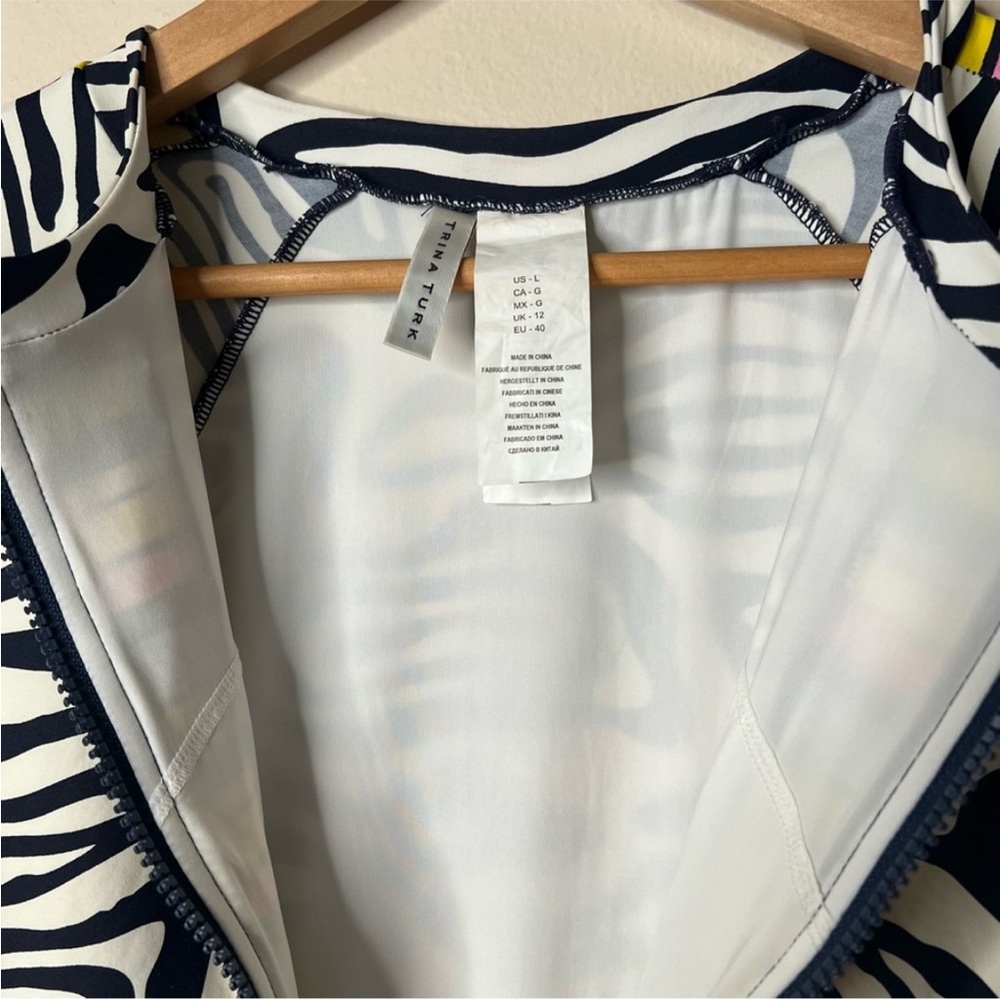 Trina‎ Turk One Piece Zip Up Long Sleeve Swimsuit Zebra Print - Picture 5 of 6